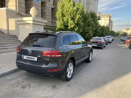 Volkswagen Touareg 2012 года за 12 500 000 тг. в Астана – фото 6