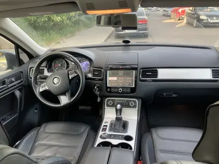 Volkswagen Touareg 2012 года за 12 500 000 тг. в Астана – фото 11