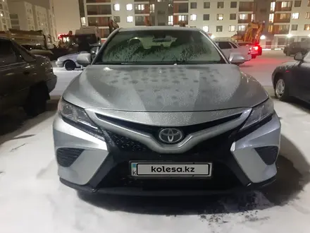 Toyota Camry 2017 года за 11 500 000 тг. в Астана – фото 3
