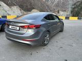 Hyundai Elantra 2018 годаfor7 100 000 тг. в Алматы – фото 2