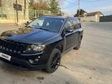 Jeep Compass 2015 года за 3 600 000 тг. в Актобе – фото 2