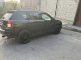 Jeep Compass 2015 года за 3 600 000 тг. в Актобе – фото 5