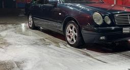Mercedes-Benz E 320 1996 года за 2 600 000 тг. в Щучинск – фото 3