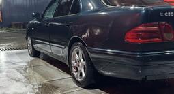 Mercedes-Benz E 320 1996 года за 2 600 000 тг. в Щучинск – фото 5