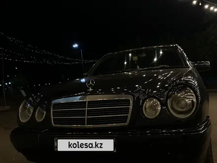 Mercedes-Benz E 240 1998 года за 2 500 000 тг. в Сатпаев – фото 4