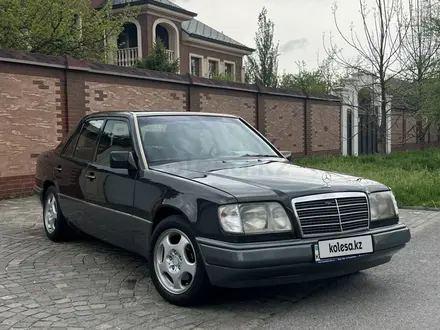 Mercedes-Benz E 200 1993 года за 2 200 000 тг. в Шымкент – фото 2