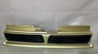 Решетка радиатора — Mitsubishi Space Wagon 1991-1998 за 7 500 тг. в Алматы