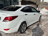 Hyundai Solaris 2012 года за 4 100 000 тг. в Астана – фото 2