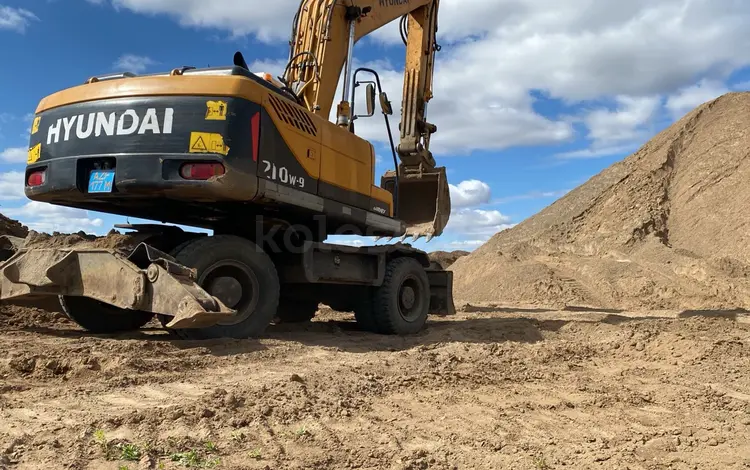 Hyundai  R210W 2011 года за 22 000 000 тг. в Астана