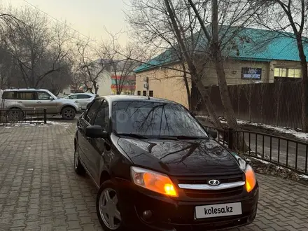 ВАЗ (Lada) Granta 2190 2013 года за 2 480 000 тг. в Актобе – фото 4