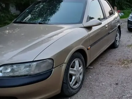 Opel Vectra 1997 года за 1 350 000 тг. в Алматы – фото 2