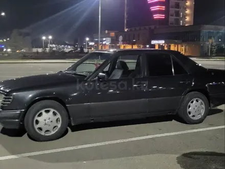 Mercedes-Benz E 230 1991 года за 1 650 000 тг. в Талдыкорган – фото 3