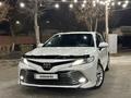 Toyota Camry 2018 года за 14 000 000 тг. в Шымкент – фото 4