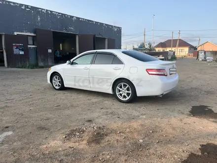 Toyota Camry 2011 года за 7 300 000 тг. в Атырау – фото 3