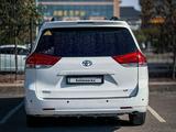 Toyota Sienna 2011 годаfor11 000 000 тг. в Актау – фото 3