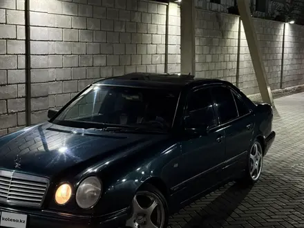 Mercedes-Benz E 320 1996 года за 3 200 000 тг. в Алматы – фото 4