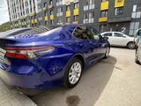 Toyota Camry 2023 годаfor16 000 000 тг. в Астана – фото 5