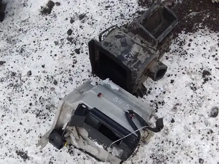 Корпус печки. Моторчик печки радиатор печки. Subaru outback за 10 000 тг. в Алматы