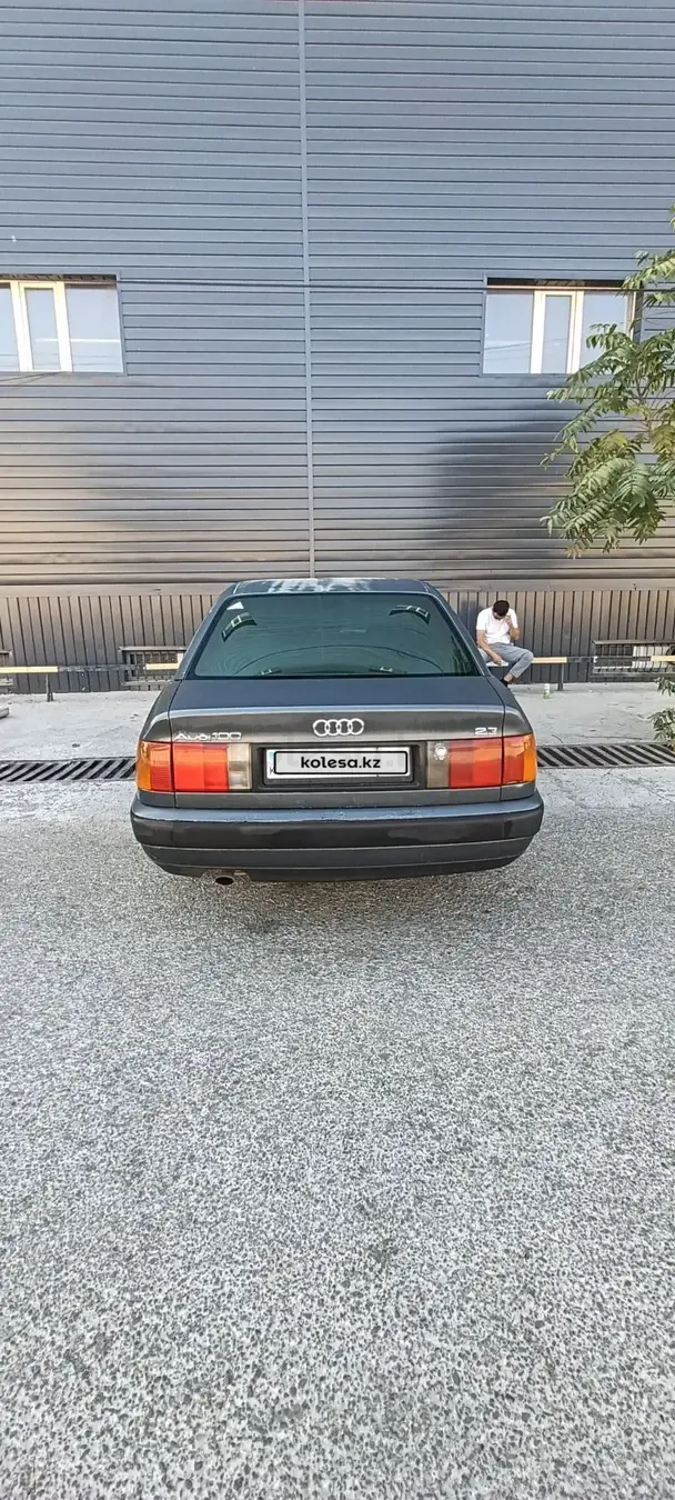 Audi 100, 1992
