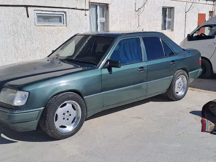 Mercedes-Benz E 320 1994 года за 3 500 000 тг. в Актау