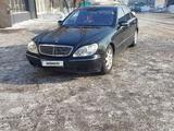 Mercedes-Benz S 320 2001 года за 5 000 000 тг. в Караганда – фото 2