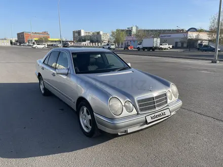 Mercedes-Benz E 320 1997 года за 5 000 000 тг. в Актау