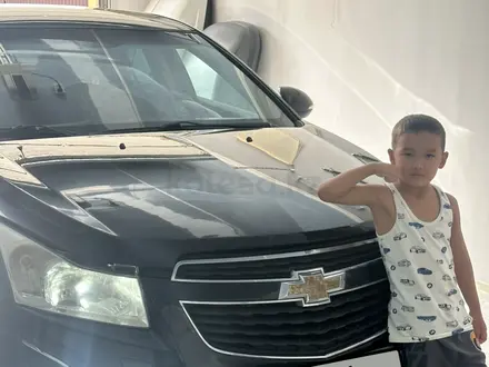Chevrolet Cruze 2014 года за 4 000 000 тг. в Атырау – фото 10
