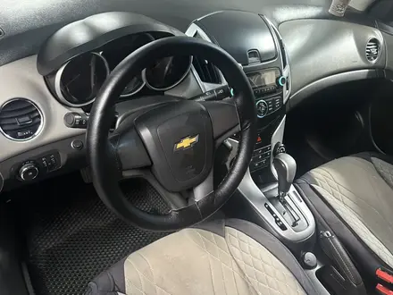 Chevrolet Cruze 2014 года за 4 000 000 тг. в Атырау – фото 3