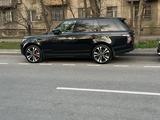 Диски кованые Range Rover с резиной за 1 200 000 тг. в Алматы – фото 2