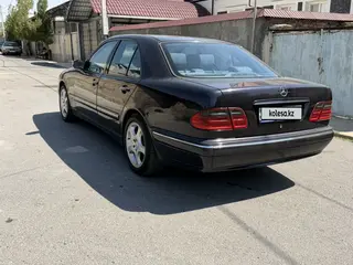 Mercedes-Benz E 280
