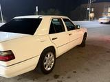 Mercedes-Benz E 200 1995 года за 2 500 000 тг. в Жаркент