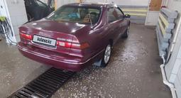 Toyota Camry 1997 года за 3 000 000 тг. в Усть-Каменогорск – фото 2