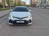 Toyota Camry 2021 года за 18 500 000 тг. в Астана