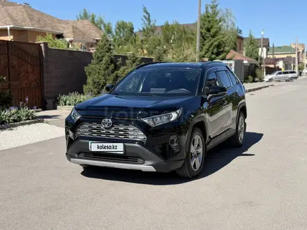 Toyota RAV4 2021 года за 12 800 000 тг. в Астана – фото 3