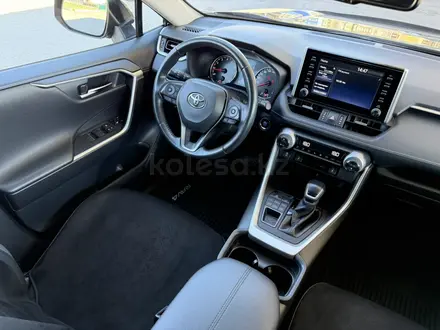 Toyota RAV4 2021 года за 12 800 000 тг. в Астана – фото 13
