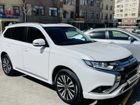 Mitsubishi Outlander 2022 годаfor11 500 000 тг. в Актау