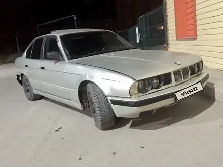 BMW 520 1990 года за 1 400 000 тг. в Семей