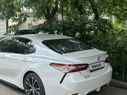 Toyota Camry 2020 года за 18 000 000 тг. в Алматы – фото 3