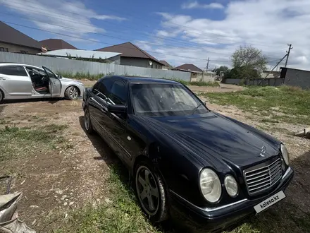 Mercedes-Benz E 320 1998 года за 3 000 000 тг. в Алматы – фото 9
