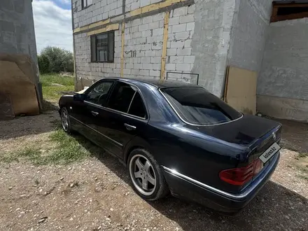 Mercedes-Benz E 320 1998 года за 3 000 000 тг. в Алматы – фото 4