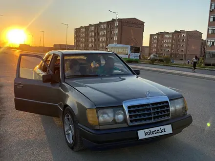 Mercedes-Benz E 230 1987 года за 600 000 тг. в Кызылорда – фото 4