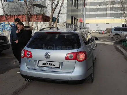 Volkswagen Passat 2005 года за 3 300 000 тг. в Астана – фото 4