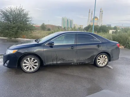 Toyota Camry 2014 года за 7 900 000 тг. в Актобе – фото 3