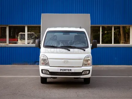 Hyundai  Porter Бортовой с каркасом и тентом 2026 года за 14 500 000 тг. в Актобе – фото 4