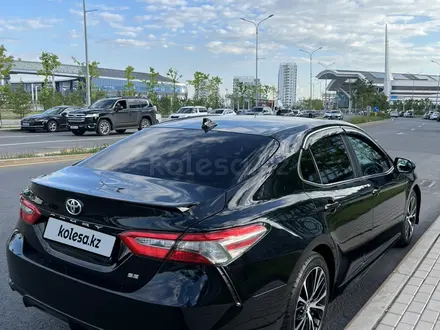 Toyota Camry 2019 года за 12 000 000 тг. в Астана – фото 2