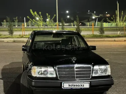 Mercedes-Benz E 200 1992 года за 2 100 000 тг. в Шымкент – фото 2