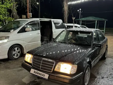Mercedes-Benz E 200 1992 года за 2 100 000 тг. в Шымкент – фото 3