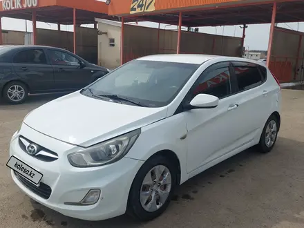 Hyundai Solaris 2012 года за 4 000 000 тг. в Атырау – фото 10