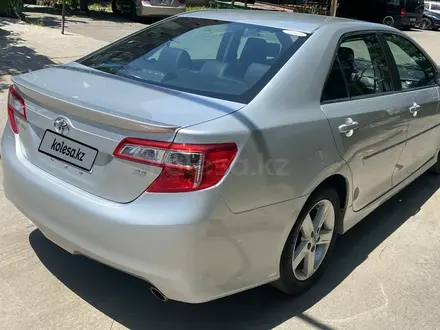 Toyota Camry 2013 года за 6 500 000 тг. в Уральск – фото 3