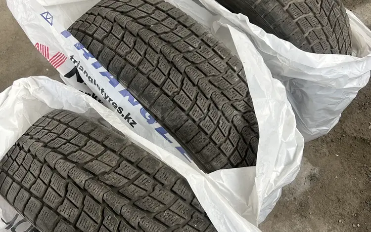 Dunlop зимние липучка 265/65/17 за 37 000 тг. в Алматы